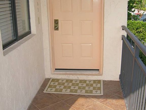 2nd image of 334 Lakeview Dr APT 201