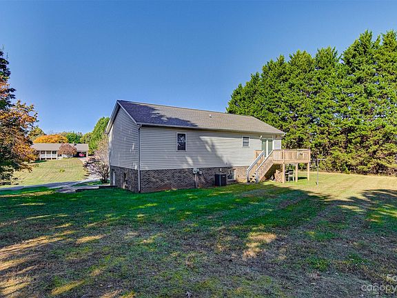 4th image of 3921 Oakmont Ln