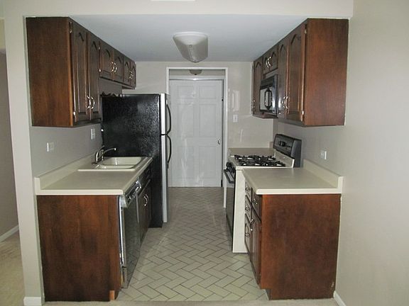 3rd image of 505 Redondo Dr APT 409