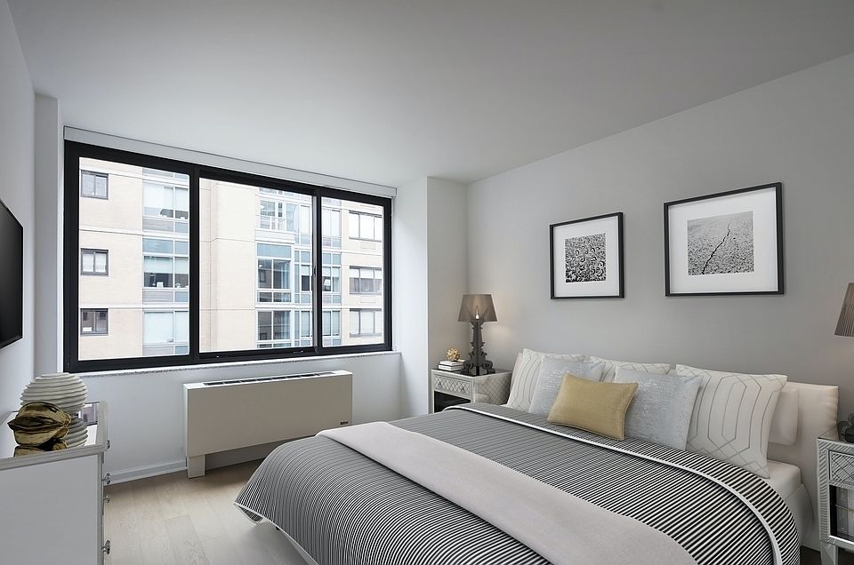 1st image of 535 W 23rd St Space H1m