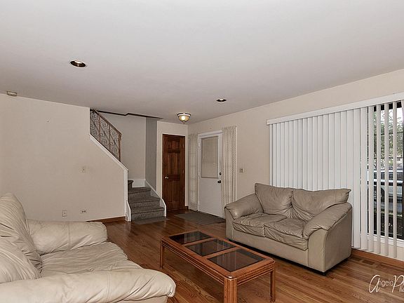 3rd image of 4191 Brentwood Ln