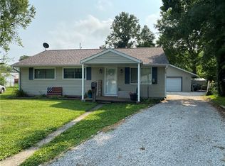1515 S 3rd St, Mattoon, IL 61938