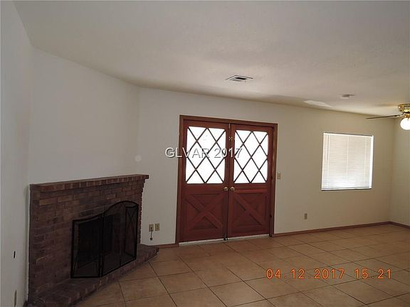 4th image of 528 Bastanchury Ave