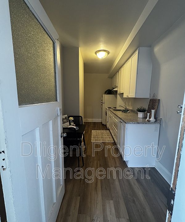 1st image of 451 Water St APT 3