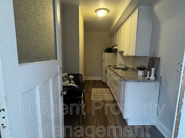 451 Water St APT 3, Peterborough, ON K9H 3M2