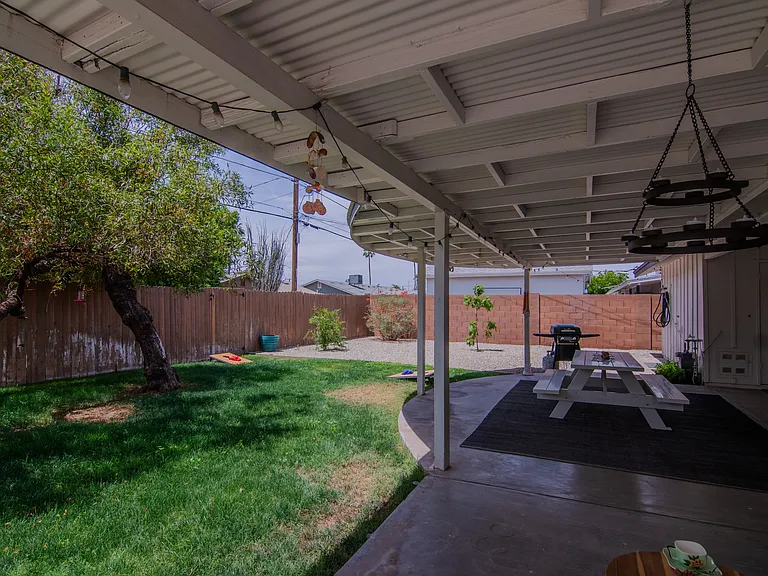 7043 E Moreland St — Photo 30