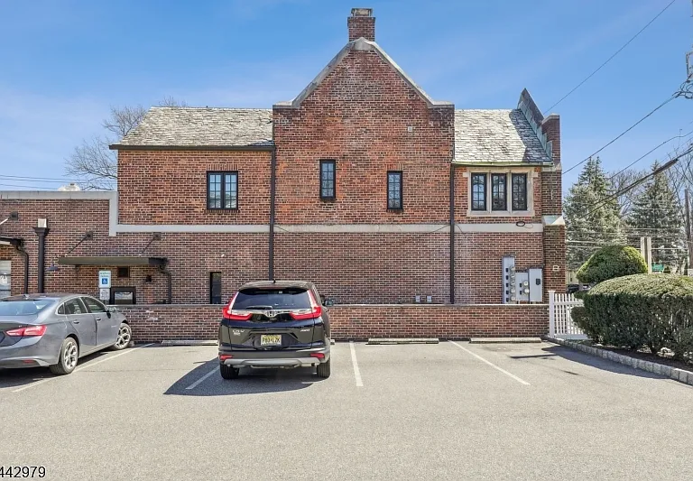 1 Laurel Pl — Photo 17