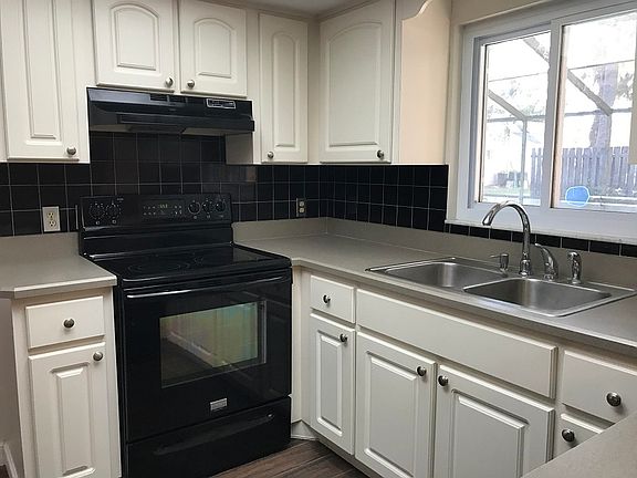 4th image of 5930 Hatteras Dr