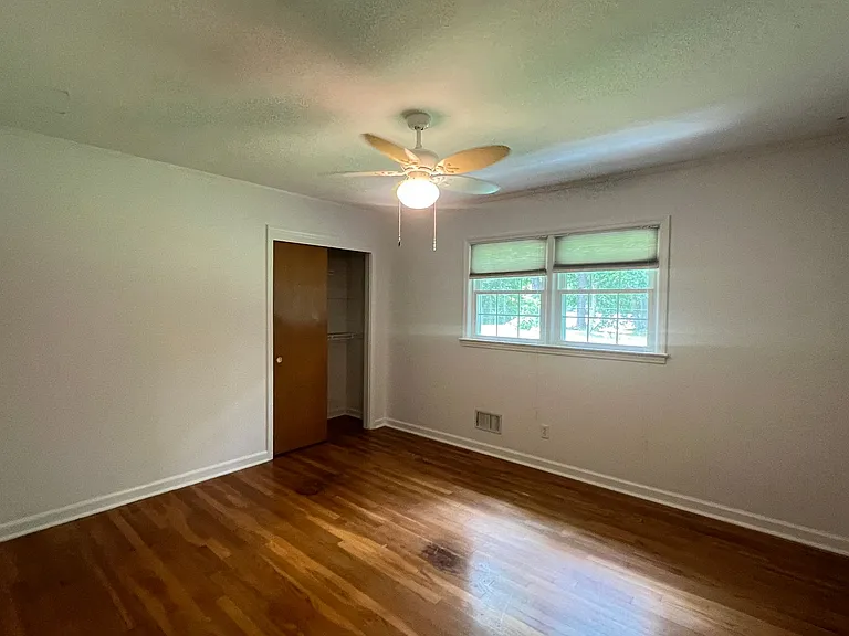 1943 Birchwood Way — Photo 28