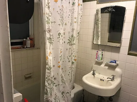 Rented by Zikos Realty Services | media 24