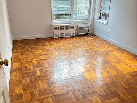 3rd image of 37-15 Parsons Blvd APT 1A