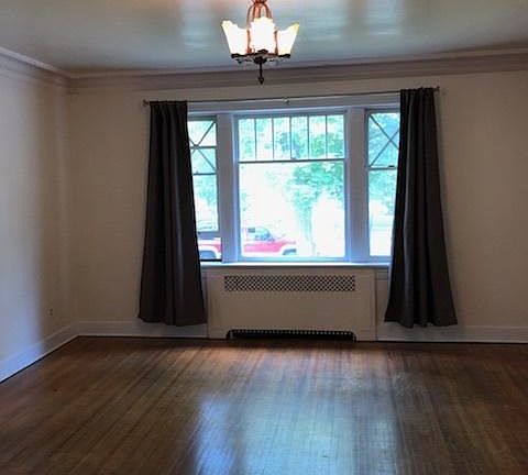 3rd image of 421 Daly Ave APT 2