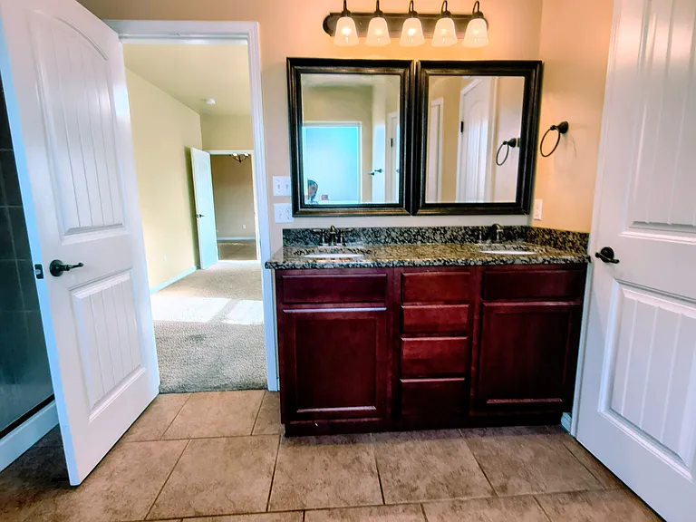 1813 Denise Dr — Photo 5