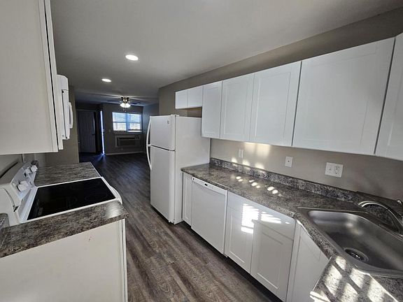 4th image of 1334 Coffee St APT 1