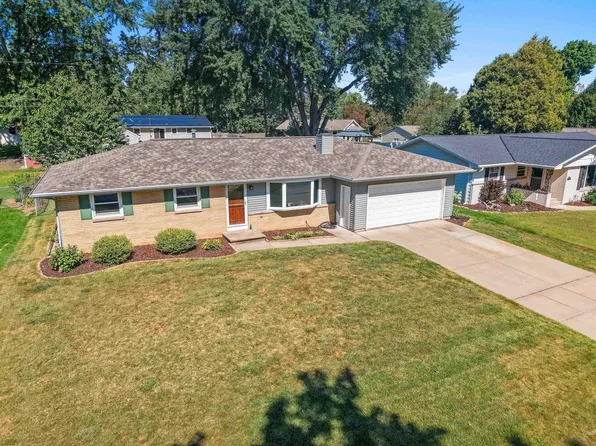 1016 Chantel St, Green Bay, WI 54304