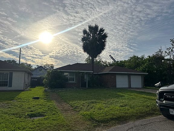 3rd image of 3915 Sailfish Ln