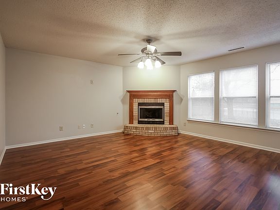 2nd image of 1327 Jasmine Dr