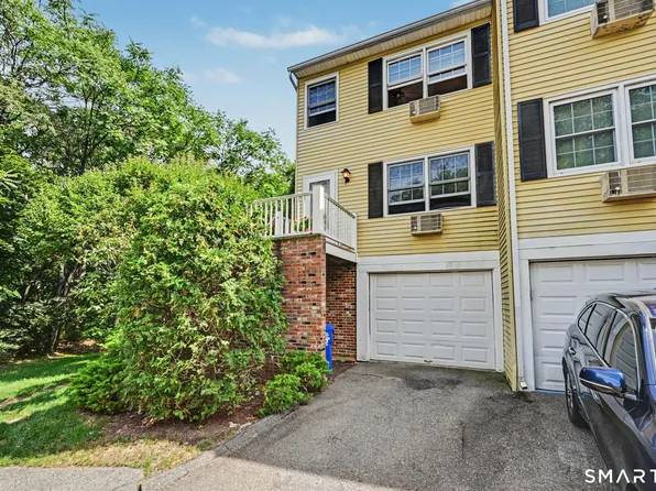 12 Camelot Drive #F1, Norwalk, CT 06850