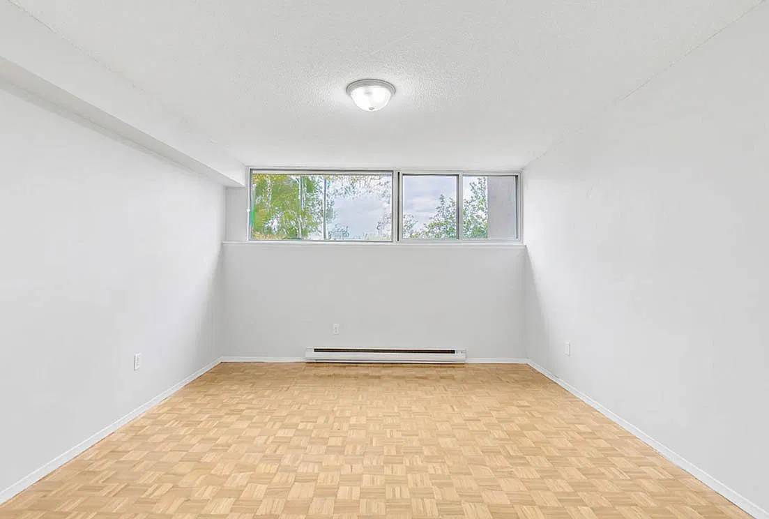 525 St. Lawrence Street — Photo 4