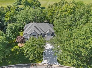 1629 SW Hedgewood Ln, Lees Summit, MO 64081