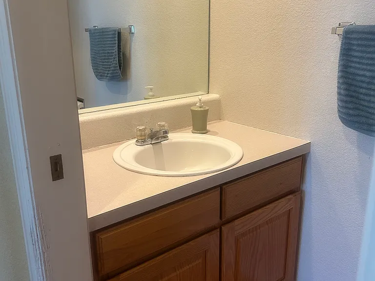 1325 N Ford St — Photo 9
