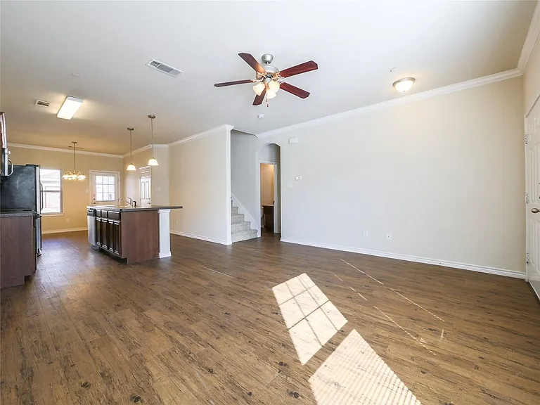 5409 Dolores Pl — Photo 4