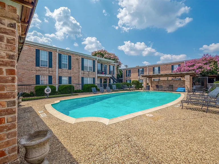 6402 Del Monte Dr #35 — Photo 26