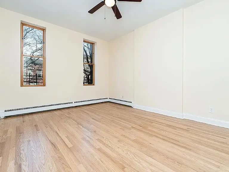 878 Greene Ave #3L — Photo 2
