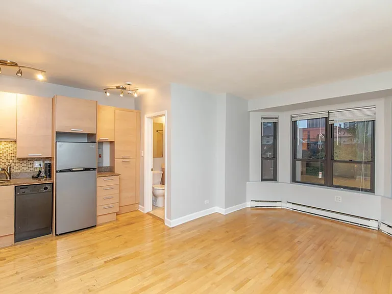 732 W Bittersweet — Photo 20