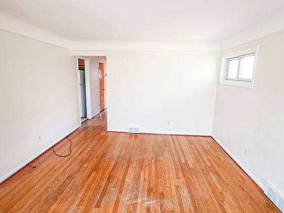 4th image of 3914 McKinley St