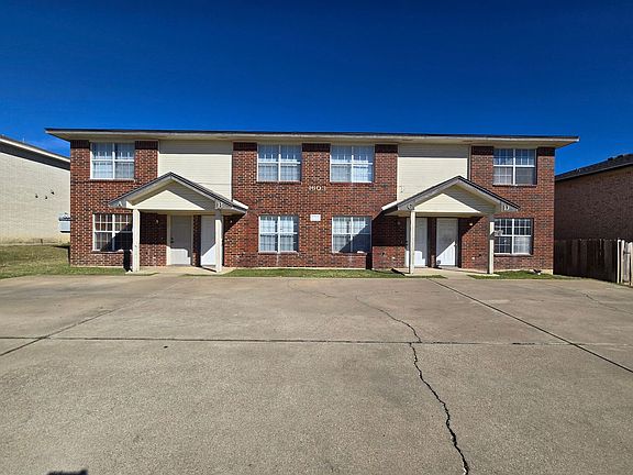 2nd image of 1603 Dugger Cir #D