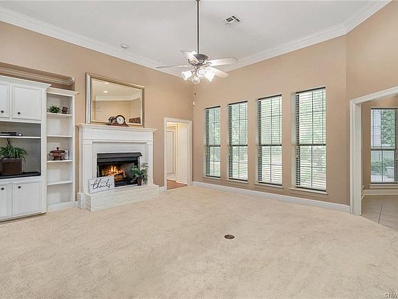 5th image of 10423 Willoughby Cir
