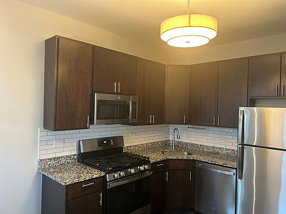 2nd image of 2615 N Hamlin Ave #2