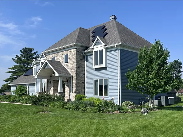 32 S Country Club Rd, Mattoon, IL 61938