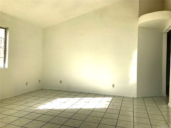 3rd image of 6561 Downey Ave