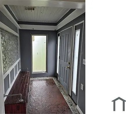 1657 North Ave NW — Photo 2