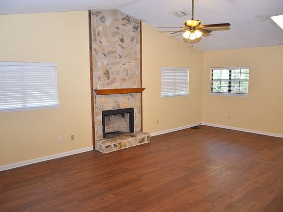 4th image of 8364 Chickasaw Trl
