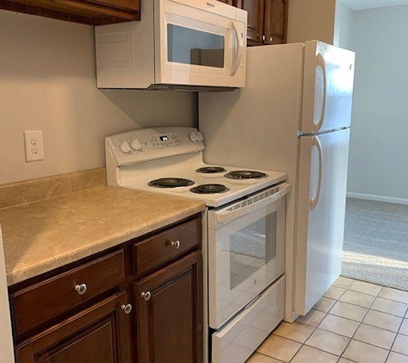 1st image of 1 Juniper Dr #404