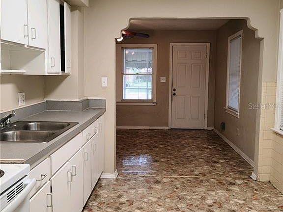 3rd image of 8511 N Edison Ave