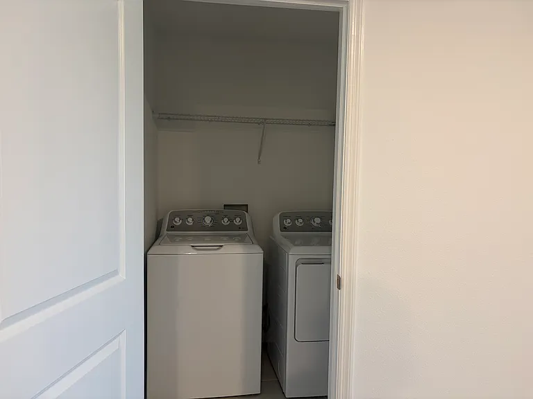 8627 Tropical Aire Ln — Photo 10