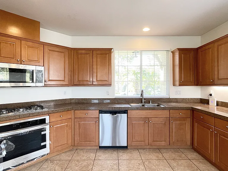 5218 Mariner Dr — Photo 16