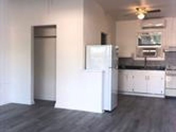 3rd image of 1401 E Alfred St #7