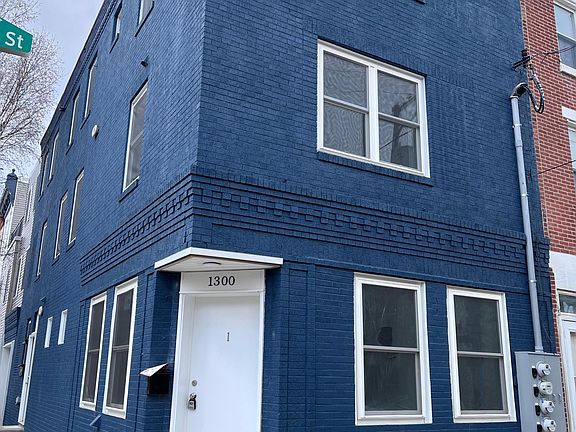2nd image of 1300 N Lawrence St Unit 2