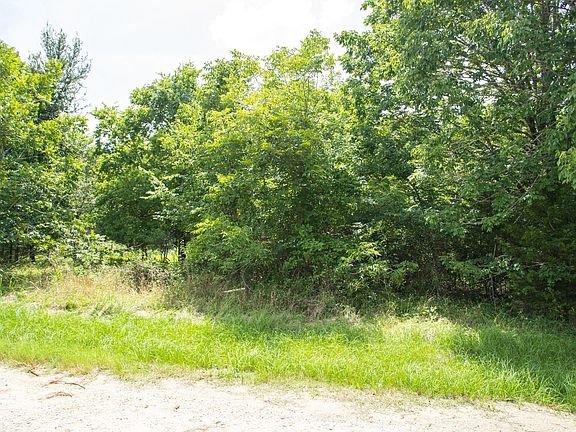 3rd image of 384 Hideaway Dr
