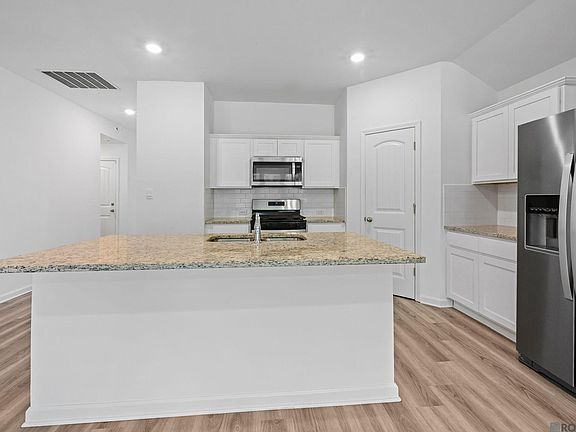 2nd image of 15820 Loussier Dr