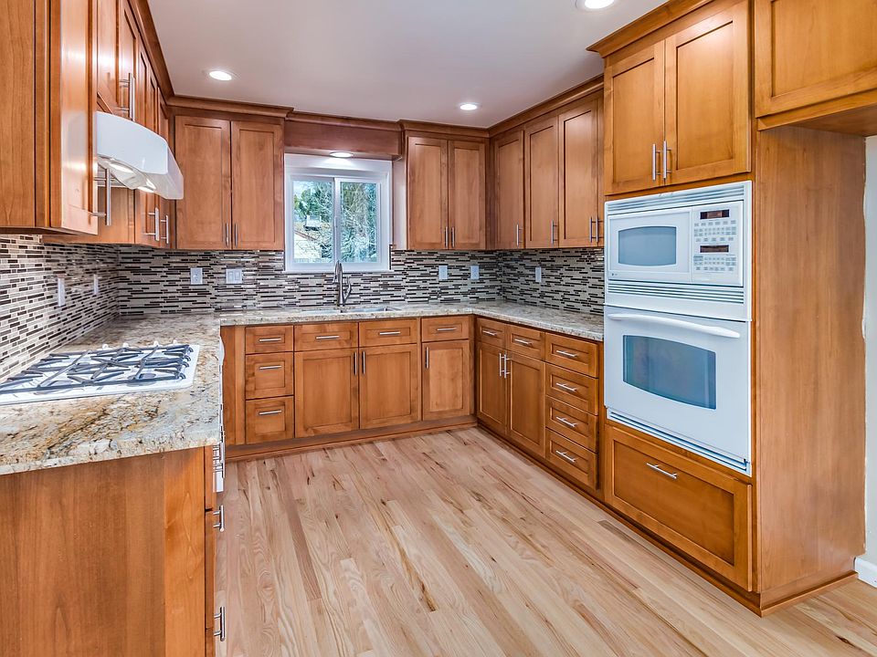 1st image of 3933 La Verne Way
