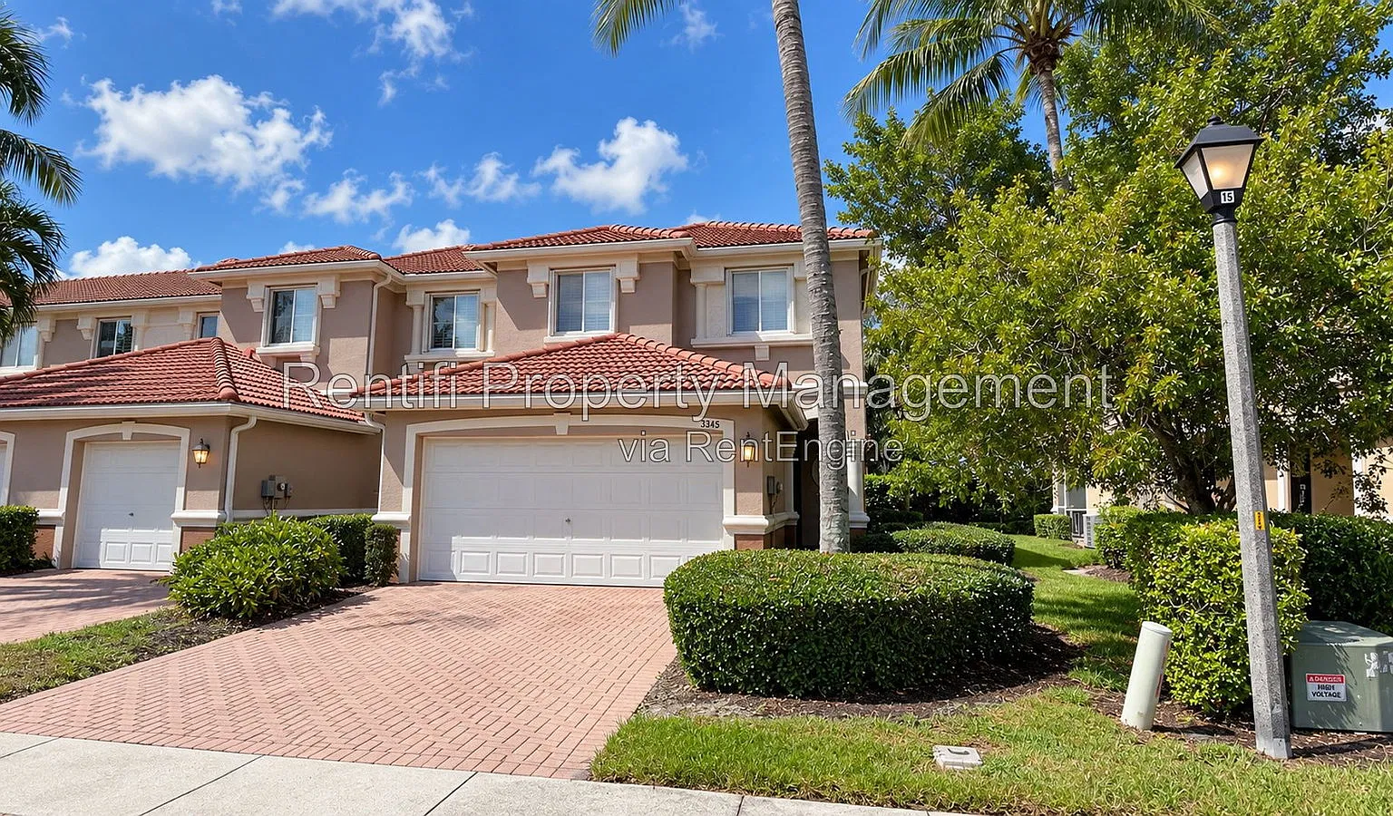 3 bed, 2.5 bath, 1977 sqft, $1,875 — Photo 3