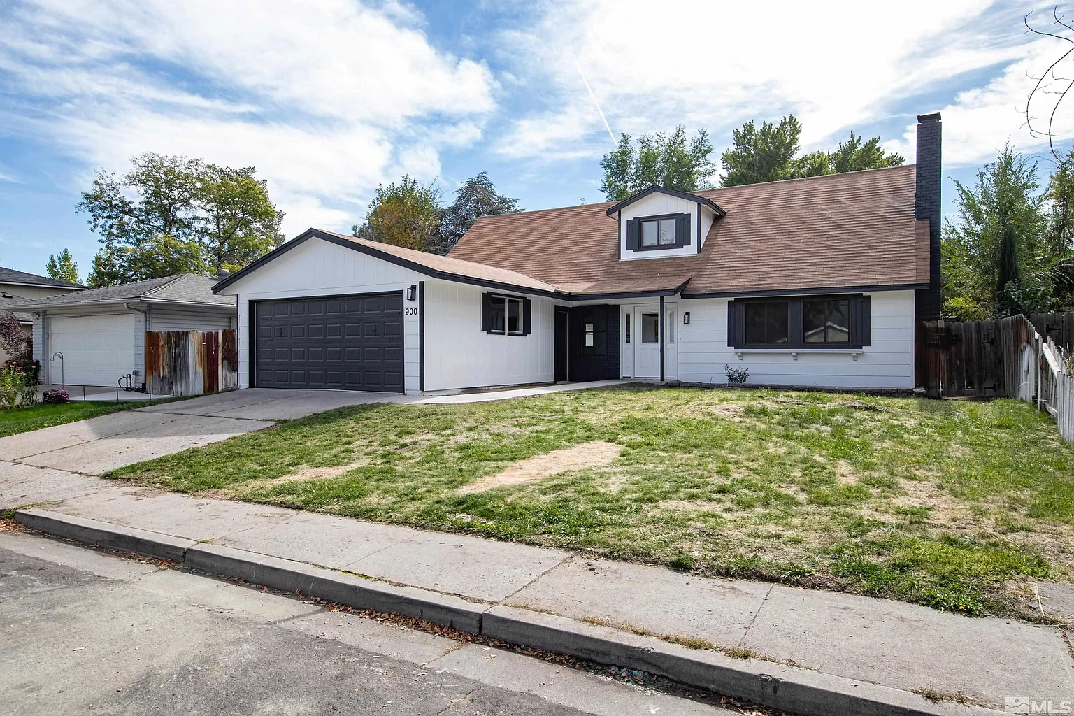 900 Cambridge Way photo 1