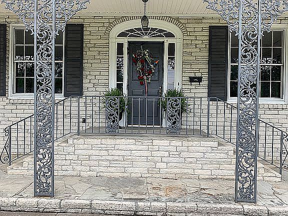 1st image of 934 Church St