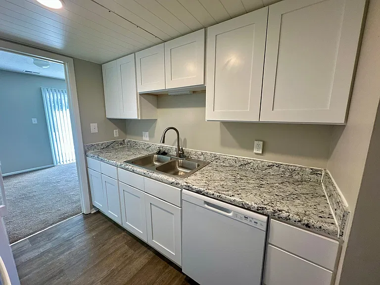 9000 Westfield Apartments — Photo 7